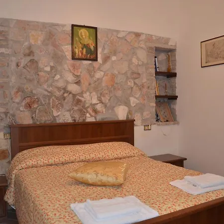 La Terrazza Del Subasio Bed & Breakfast 2*