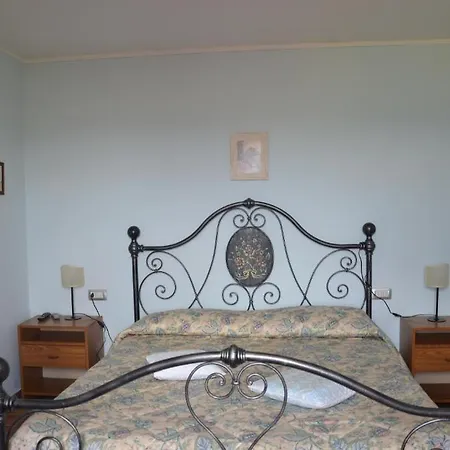 La Terrazza Del Subasio Bed & Breakfast 2*