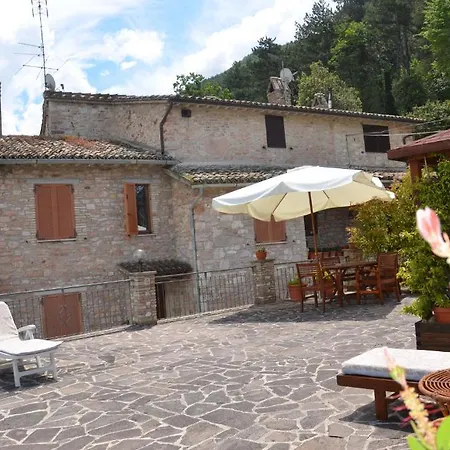 ベッド・アンド・ブレックファスト La Terrazza Del Subasio